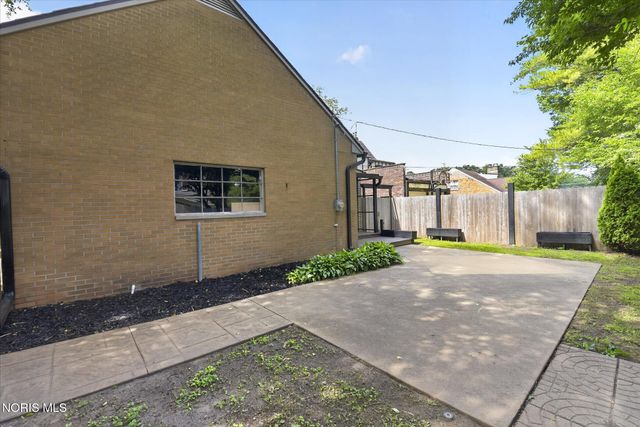 2605 Densmore Drive, Toledo, OH 43606