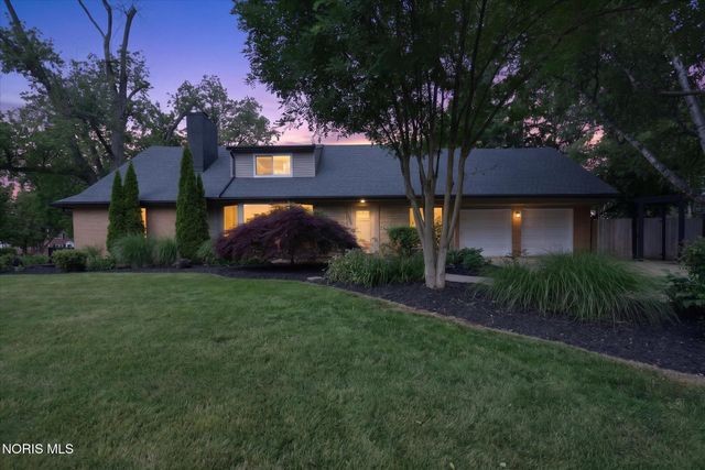 2605 Densmore Drive, Toledo, OH 43606