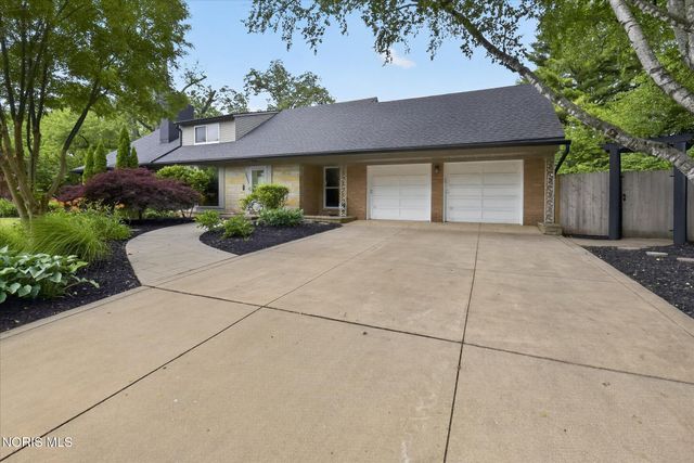 2605 Densmore Drive, Toledo, OH 43606