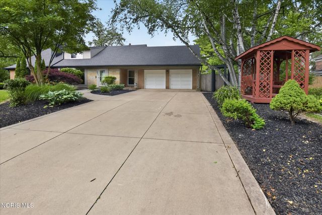 2605 Densmore Drive, Toledo, OH 43606