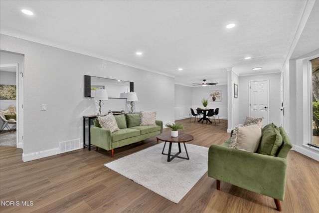 2605 Densmore Drive, Toledo, OH 43606
