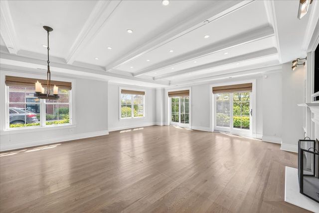727 N McKinley Road 100, Lake Forest, IL 60045