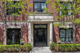 727 N McKinley Road 100, Lake Forest, IL 60045