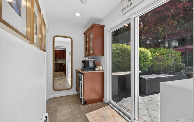 10 Wentworth Drive, Dix Hills, NY 11746