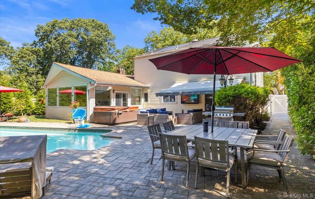 10 Wentworth Drive, Dix Hills, NY 11746