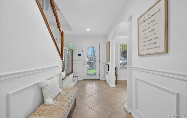 10 Wentworth Drive, Dix Hills, NY 11746