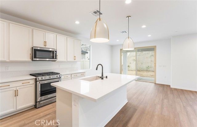 4085 Hudson Lane, Lake Elsinore, CA 92530