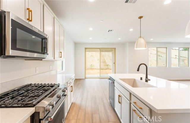 4085 Hudson Lane, Lake Elsinore, CA 92530