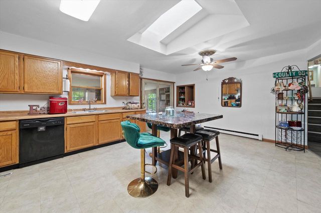 N6294 County Road DD, Burlington, WI 53105