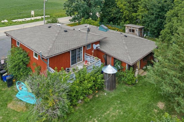 N6294 County Road DD, Burlington, WI 53105