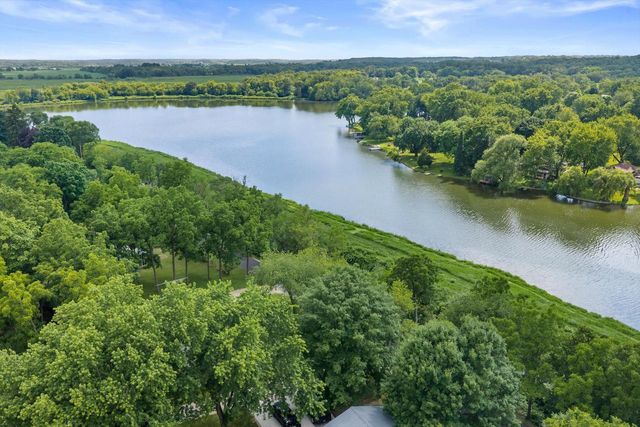 N6294 County Road DD, Burlington, WI 53105