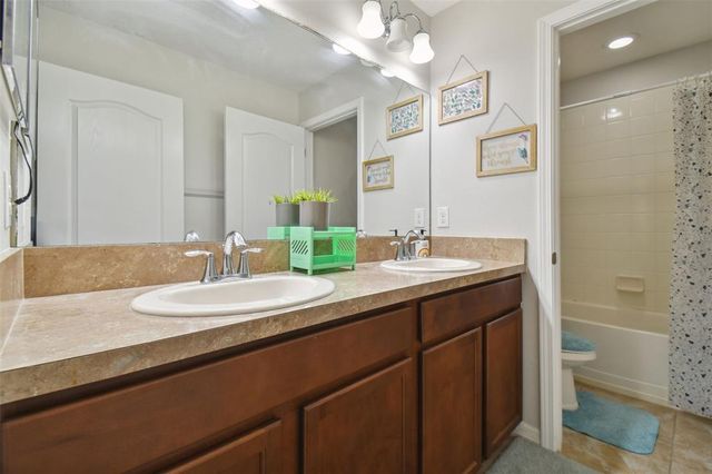 501 WASHITA STONE DRIVE, Ruskin, FL 33570