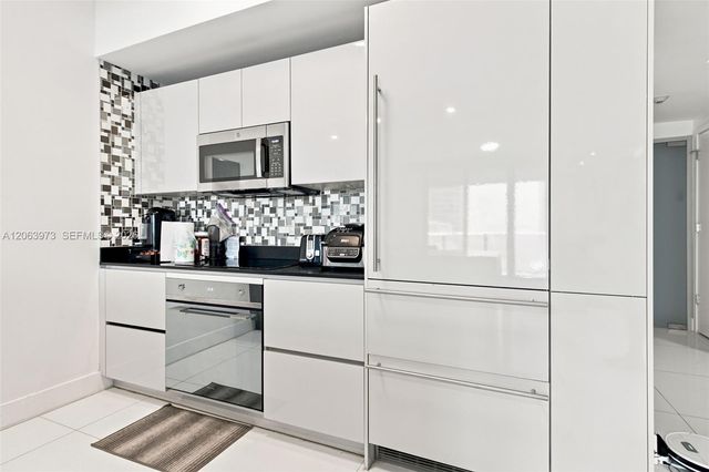 1010 Brickell Avenue 2403, Miami, FL 33131
