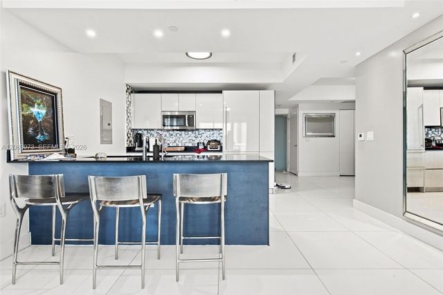 1010 Brickell Avenue 2403, Miami, FL 33131