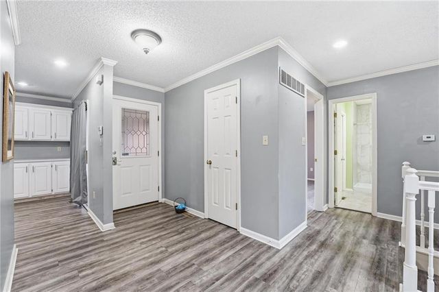 212 E Hansen Court, Independence, MO 64055