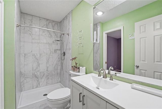 212 E Hansen Court, Independence, MO 64055