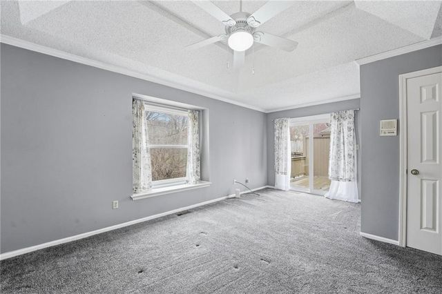 212 E Hansen Court, Independence, MO 64055