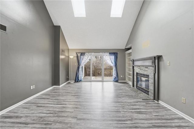 212 E Hansen Court, Independence, MO 64055