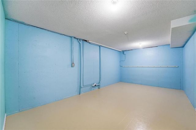 212 E Hansen Court, Independence, MO 64055