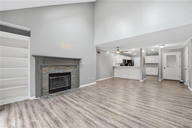 212 E Hansen Court, Independence, MO 64055