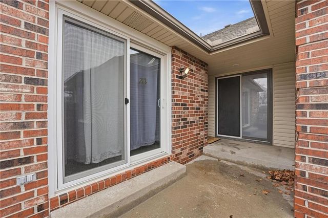 212 E Hansen Court, Independence, MO 64055