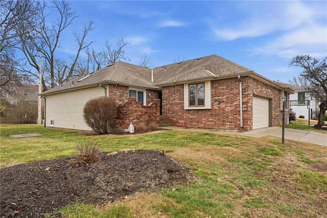 212 E Hansen Court, Independence, MO 64055