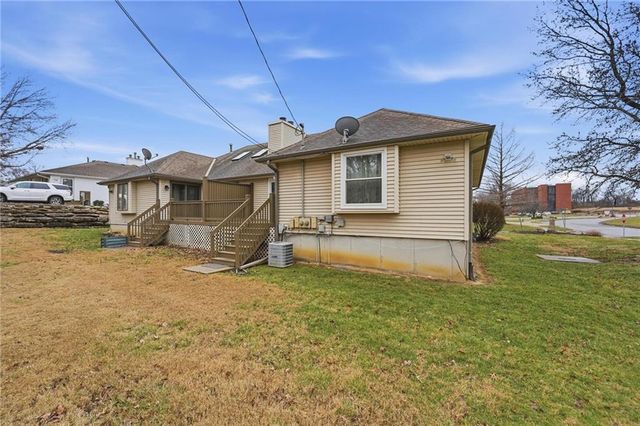 212 E Hansen Court, Independence, MO 64055