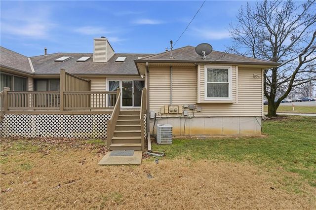 212 E Hansen Court, Independence, MO 64055