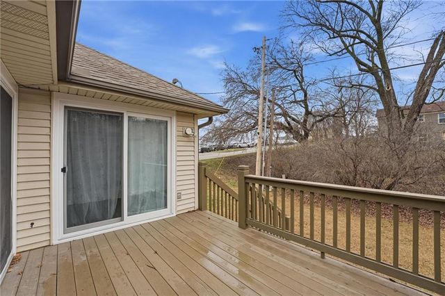 212 E Hansen Court, Independence, MO 64055