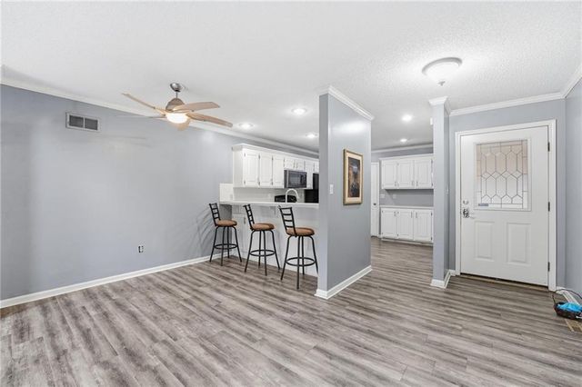 212 E Hansen Court, Independence, MO 64055