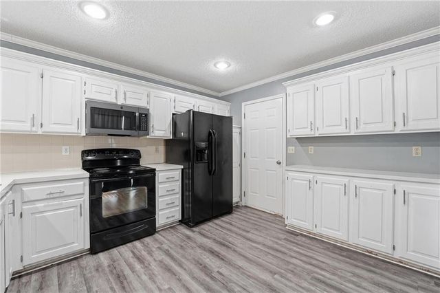 212 E Hansen Court, Independence, MO 64055