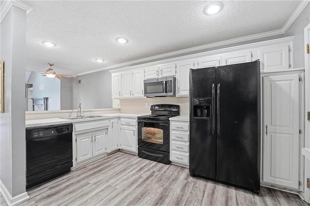 212 E Hansen Court, Independence, MO 64055