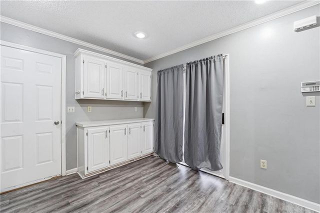 212 E Hansen Court, Independence, MO 64055