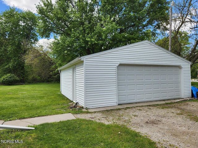 2048 S Berkey Southern Road, Swanton, OH 43558