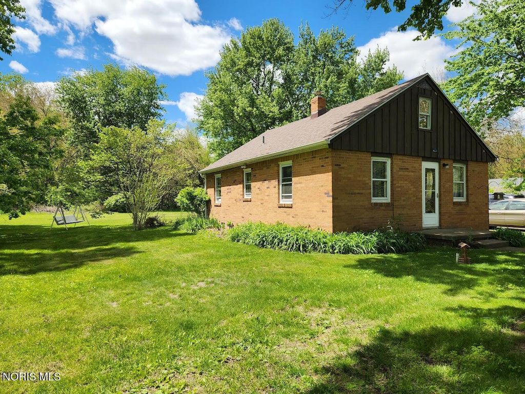 2048 S Berkey Southern Road, Swanton, OH 43558