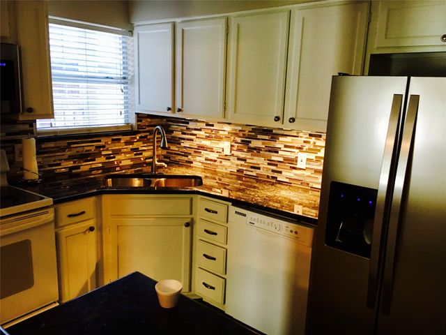 4067 Beltway Drive 114, Addison, TX 75001