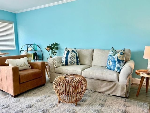 473 12th AVE S # B2, Naples, FL 34102