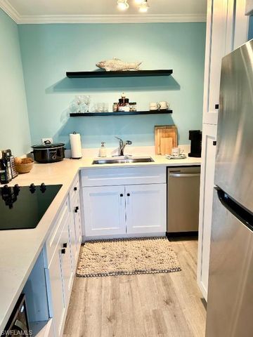 473 12th AVE S # B2, Naples, FL 34102