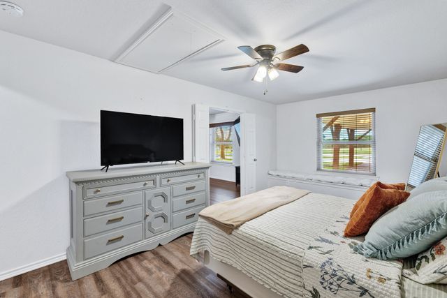 711 Apple Lane, Midlothian, TX 76065