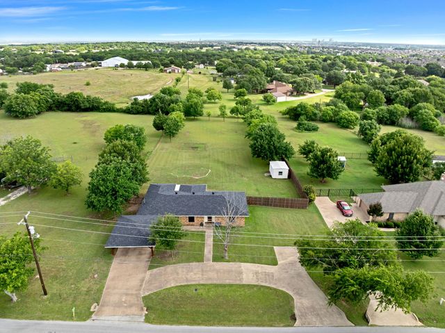 711 Apple Lane, Midlothian, TX 76065