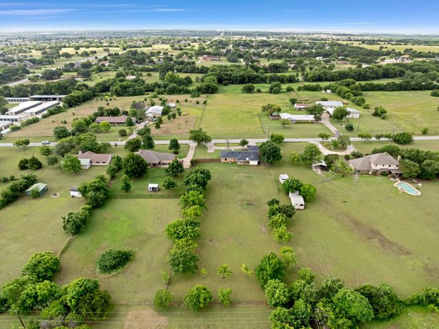 711 Apple Lane, Midlothian, TX 76065