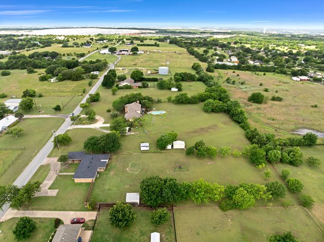 711 Apple Lane, Midlothian, TX 76065
