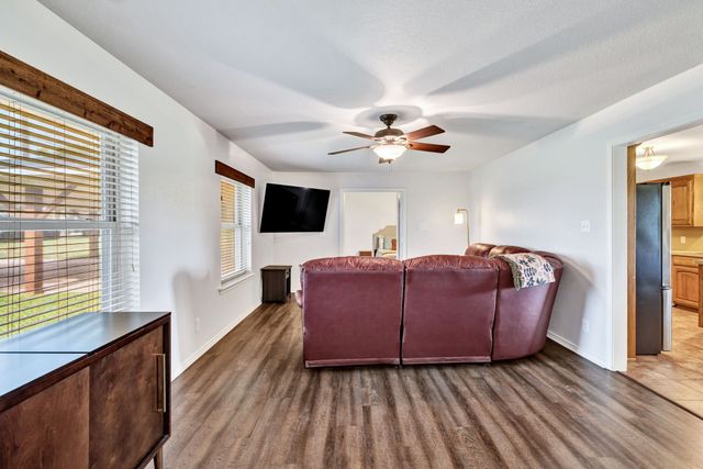 711 Apple Lane, Midlothian, TX 76065