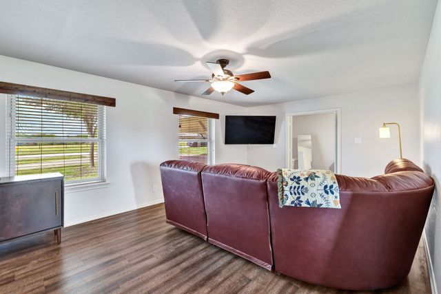 711 Apple Lane, Midlothian, TX 76065