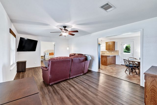 711 Apple Lane, Midlothian, TX 76065
