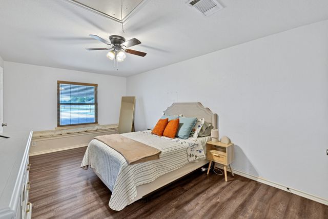 711 Apple Lane, Midlothian, TX 76065
