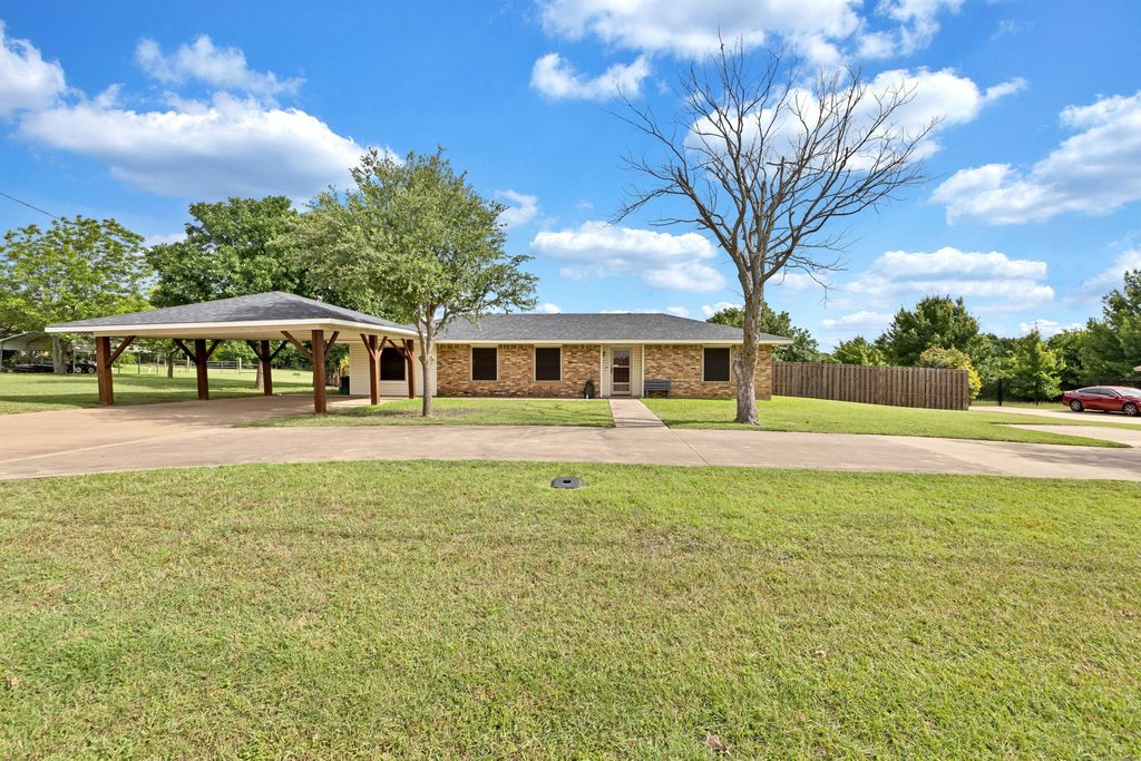 711 Apple Lane, Midlothian, TX 76065