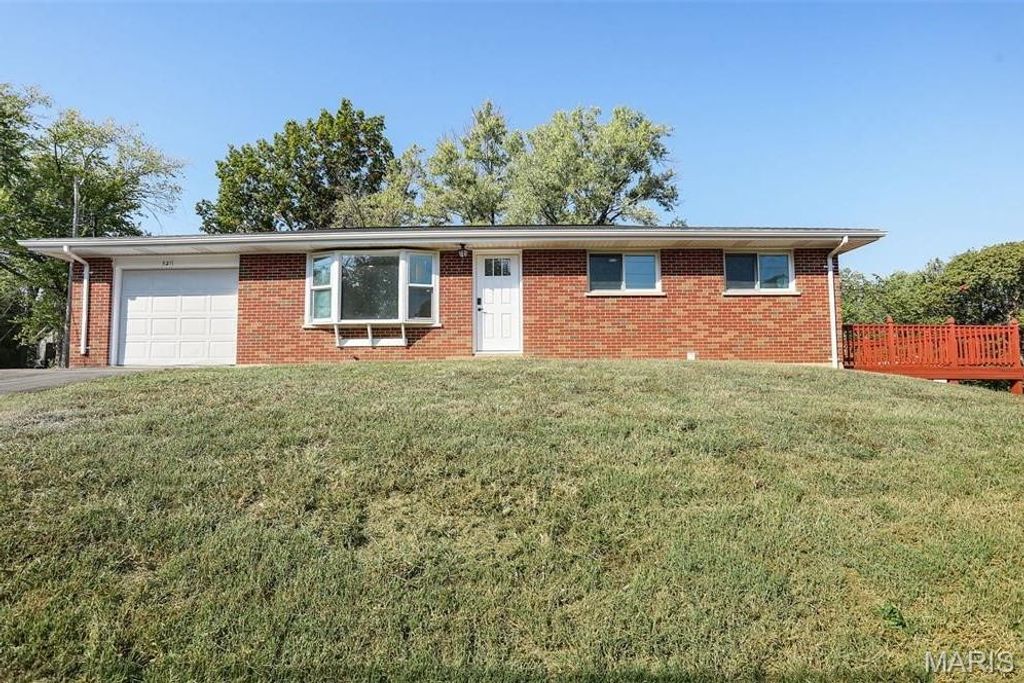 5211 Hunning Road, High Ridge, MO 63049