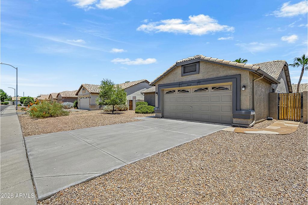 20037 N 110TH Lane, Peoria, AZ 85373 — photo 4