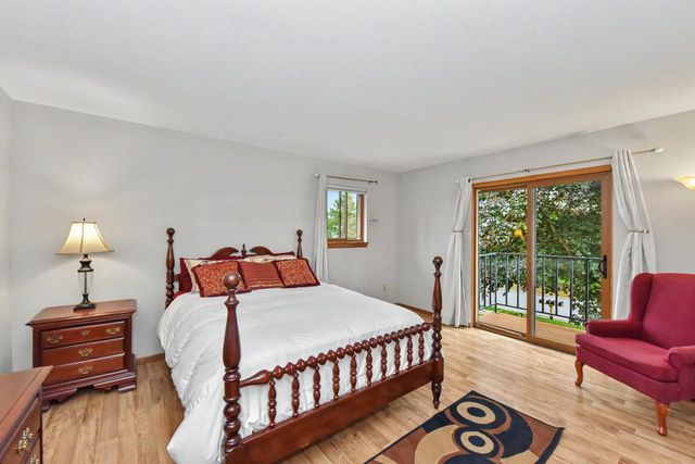 W178N9710 Riversbend CIRCLE W, Germantown, WI 53022